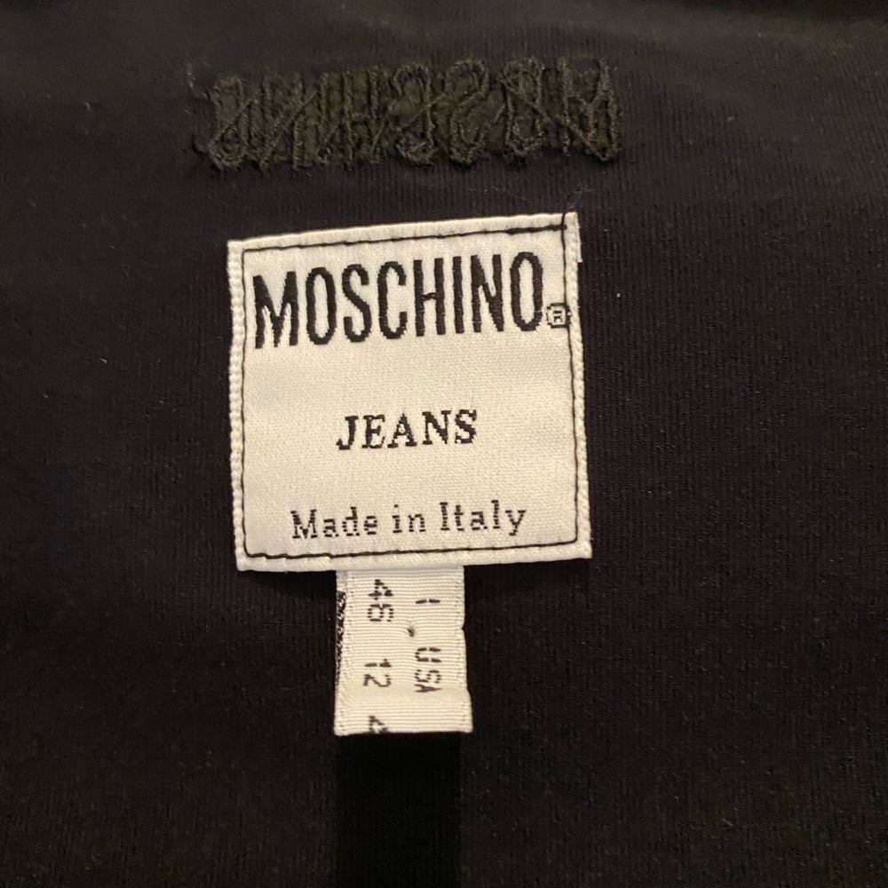 Moschino top with key hole black & white - Picture 4 of 7